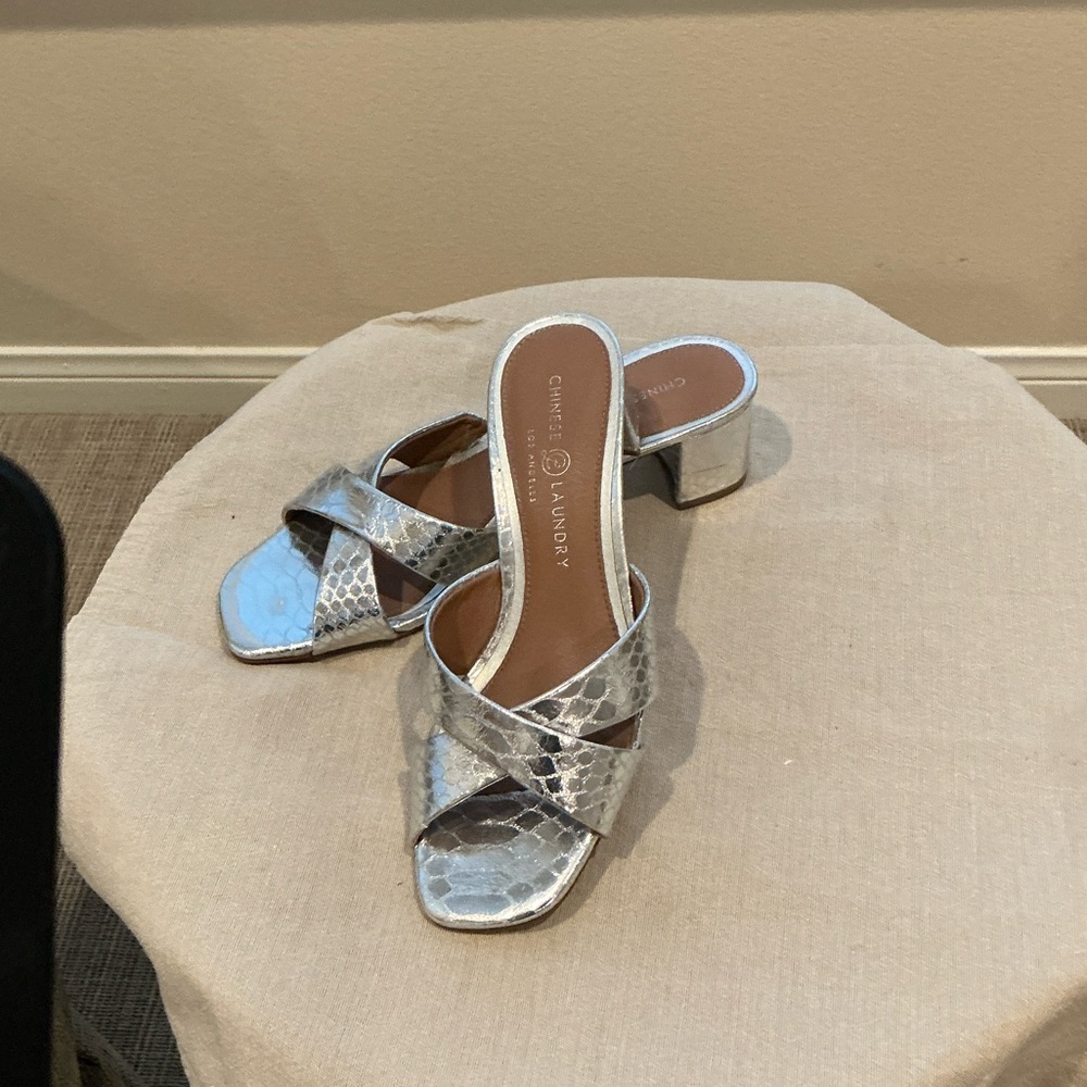 Women’s Faux Snake skin silver heeled sandals Size 8